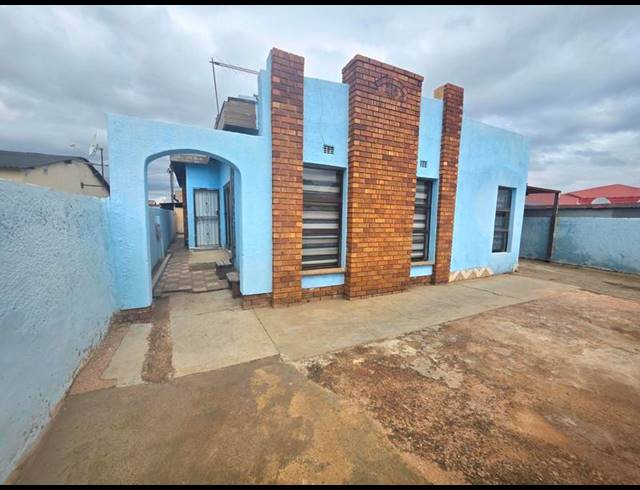 4 BEDROOM HOUSE FOR SALE IN TOKOZA